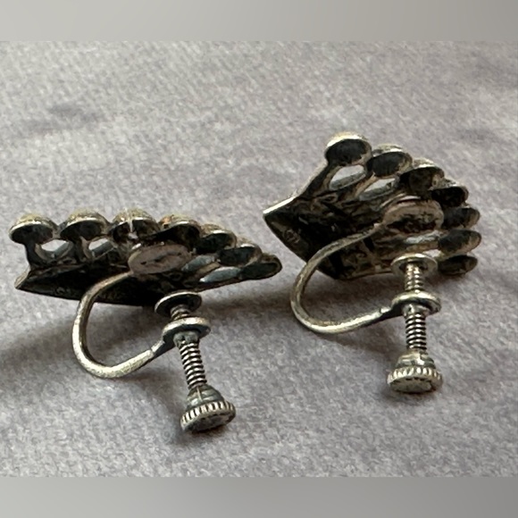 1930s VINTAGE!! RARE!! STERLING SILVER SCREW BACK CROWN EARRINGS OS MARKED - Picture 5 of 7